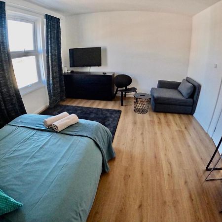 Lovely One Bedroom Flat ロンドン エクステリア 写真