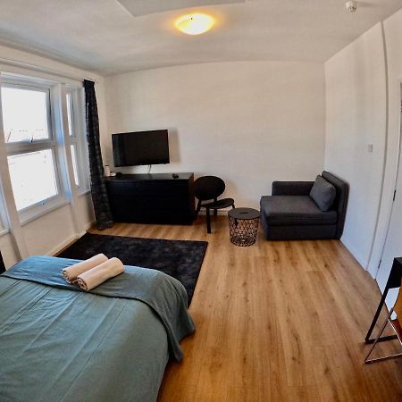 Lovely One Bedroom Flat ロンドン エクステリア 写真