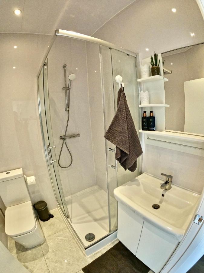 Lovely One Bedroom Flat ロンドン エクステリア 写真
