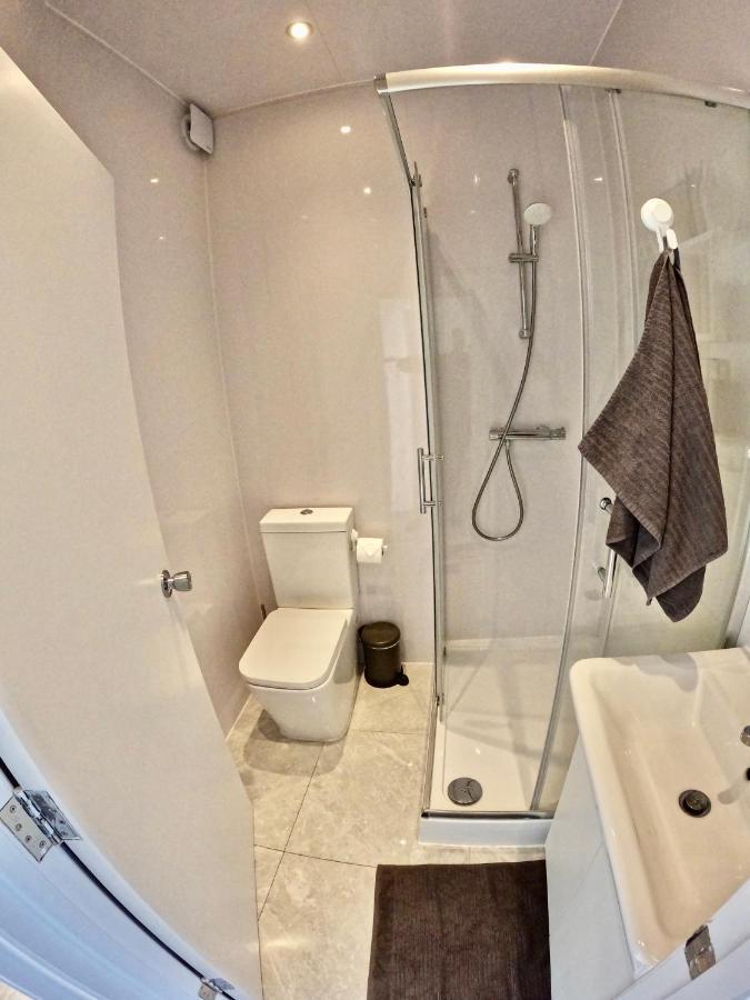 Lovely One Bedroom Flat ロンドン エクステリア 写真